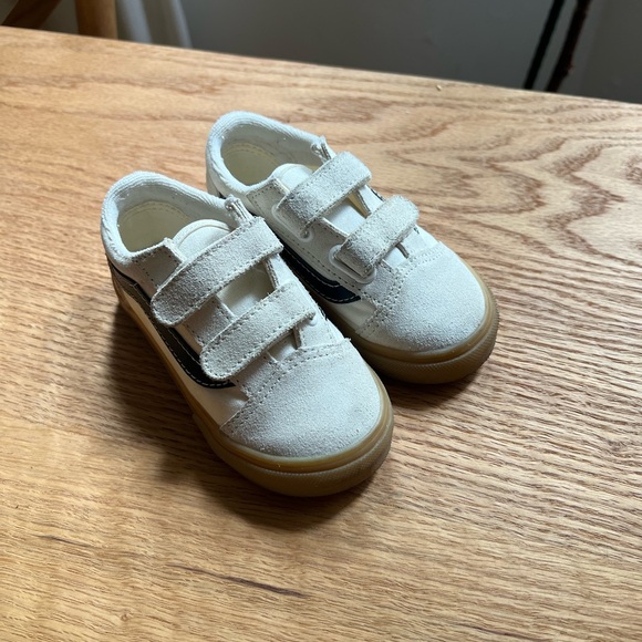 Vans Toddler Old Skool V Sneakers - Picture 1 of 5